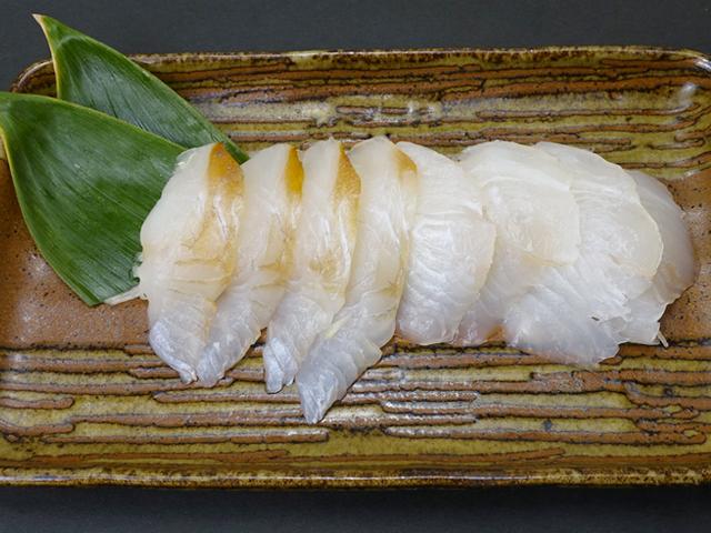 ひらめ刺身8切入